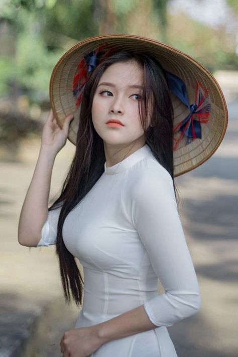 边摸边亲奶边做爰视频网站