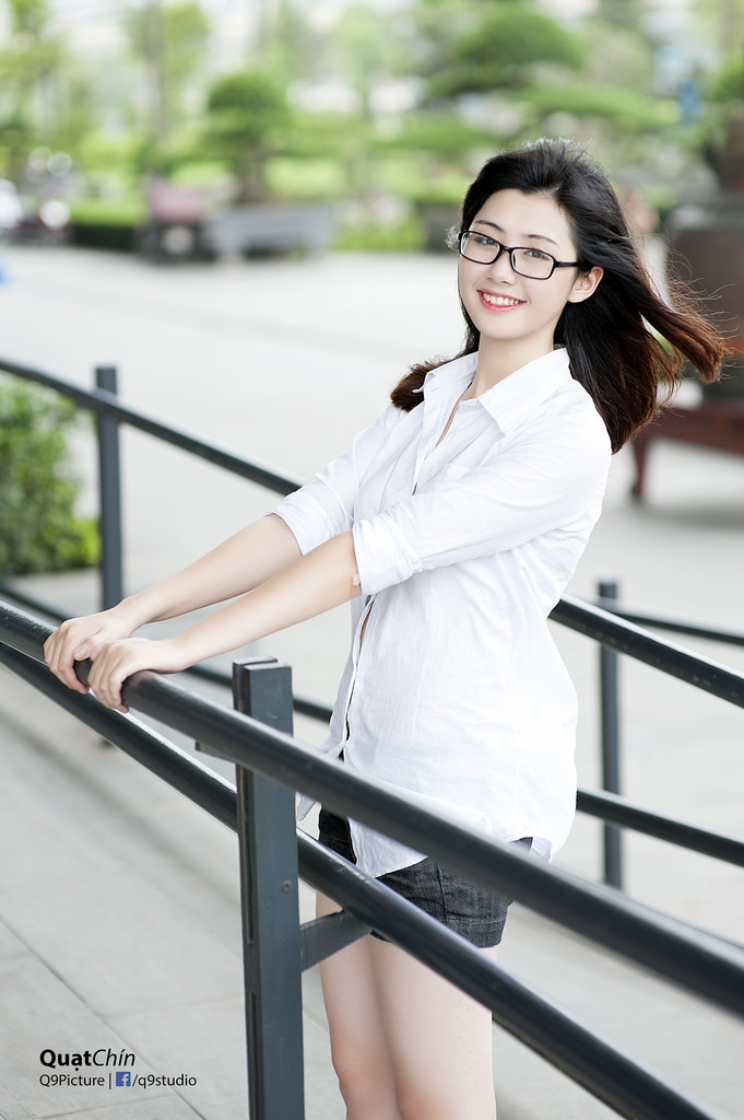 边摸边亲奶边做爰视频网站